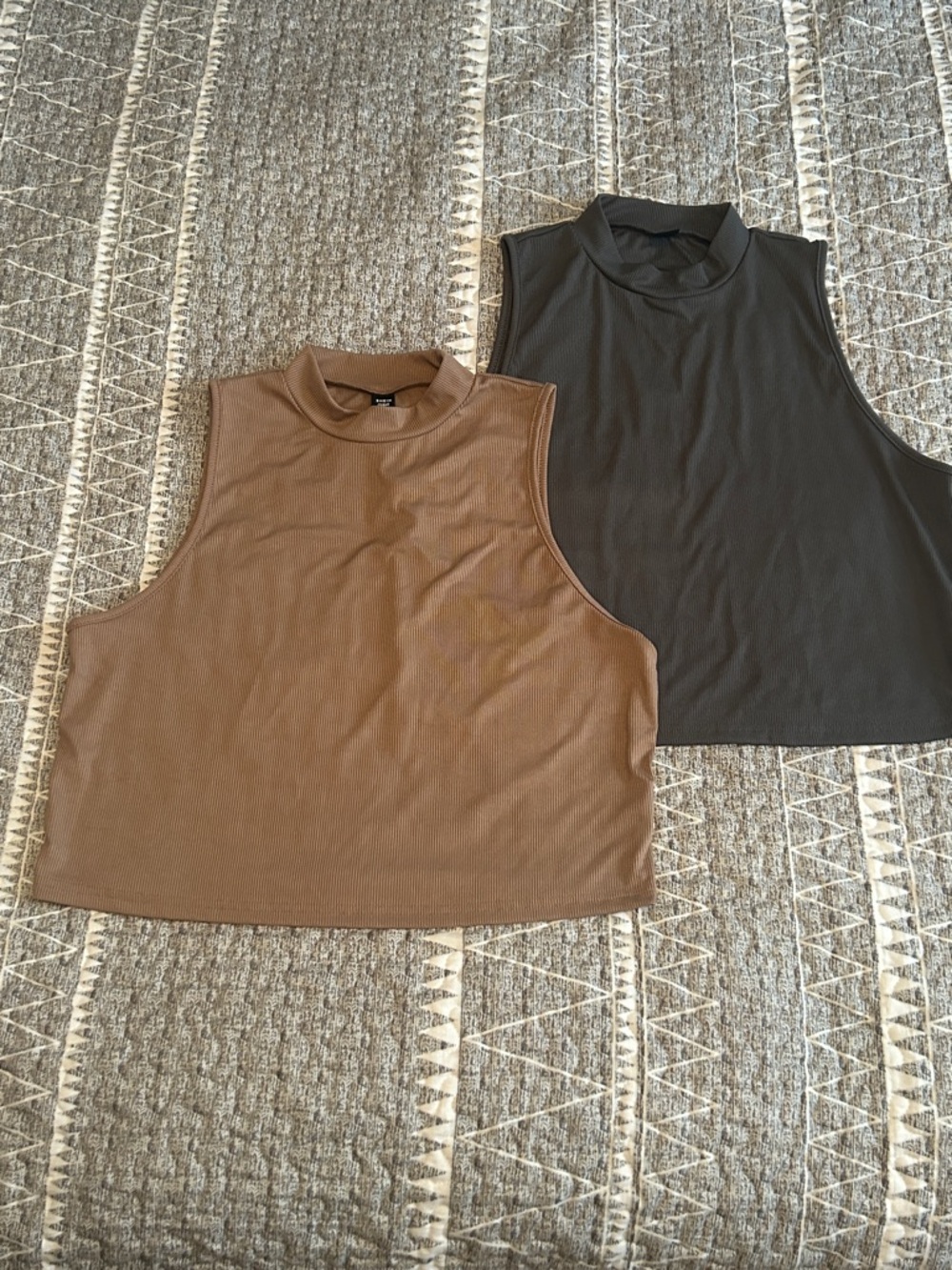 SHEIN Lot 2 3XL Sleeveless Mock Neck Crop Top - Ribbed Brown gray